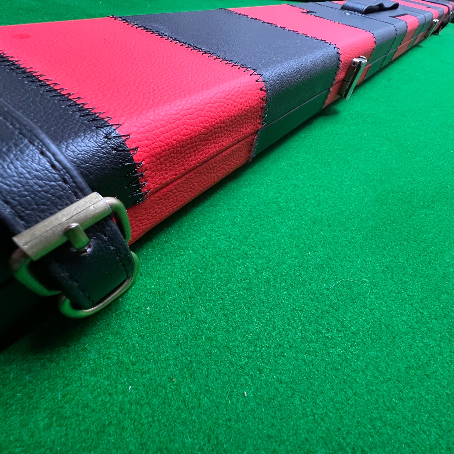 ONE PIECE WIDE BILLIARDS POOL SNOOKER CUE CASE GORGEOUS LOOK WITH 3 SLOTS J6101-2