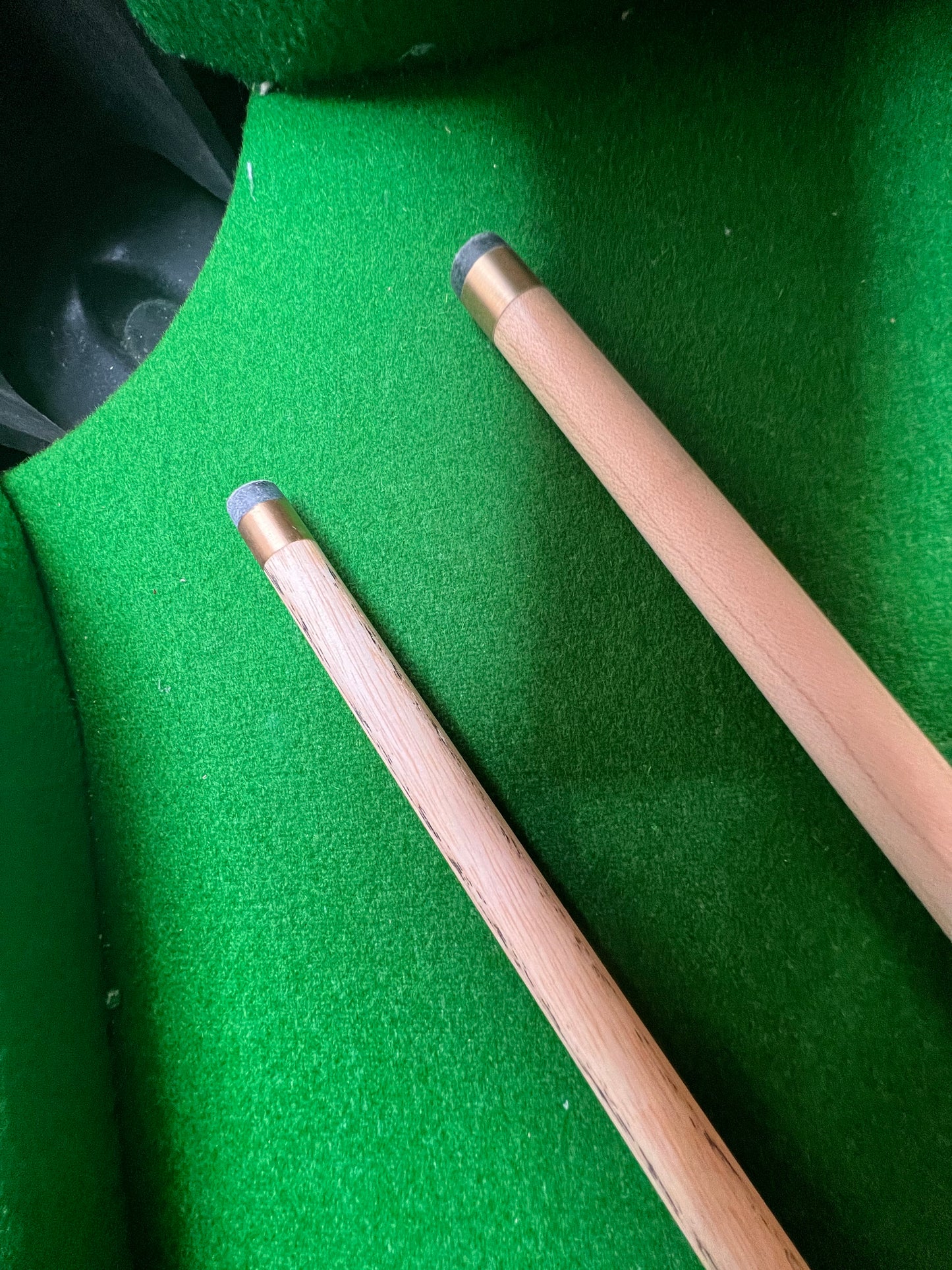 2x Pre Owned 3/4 Snooker Cues ash and Maple shaft, 8.5mm and 9.5mm tip