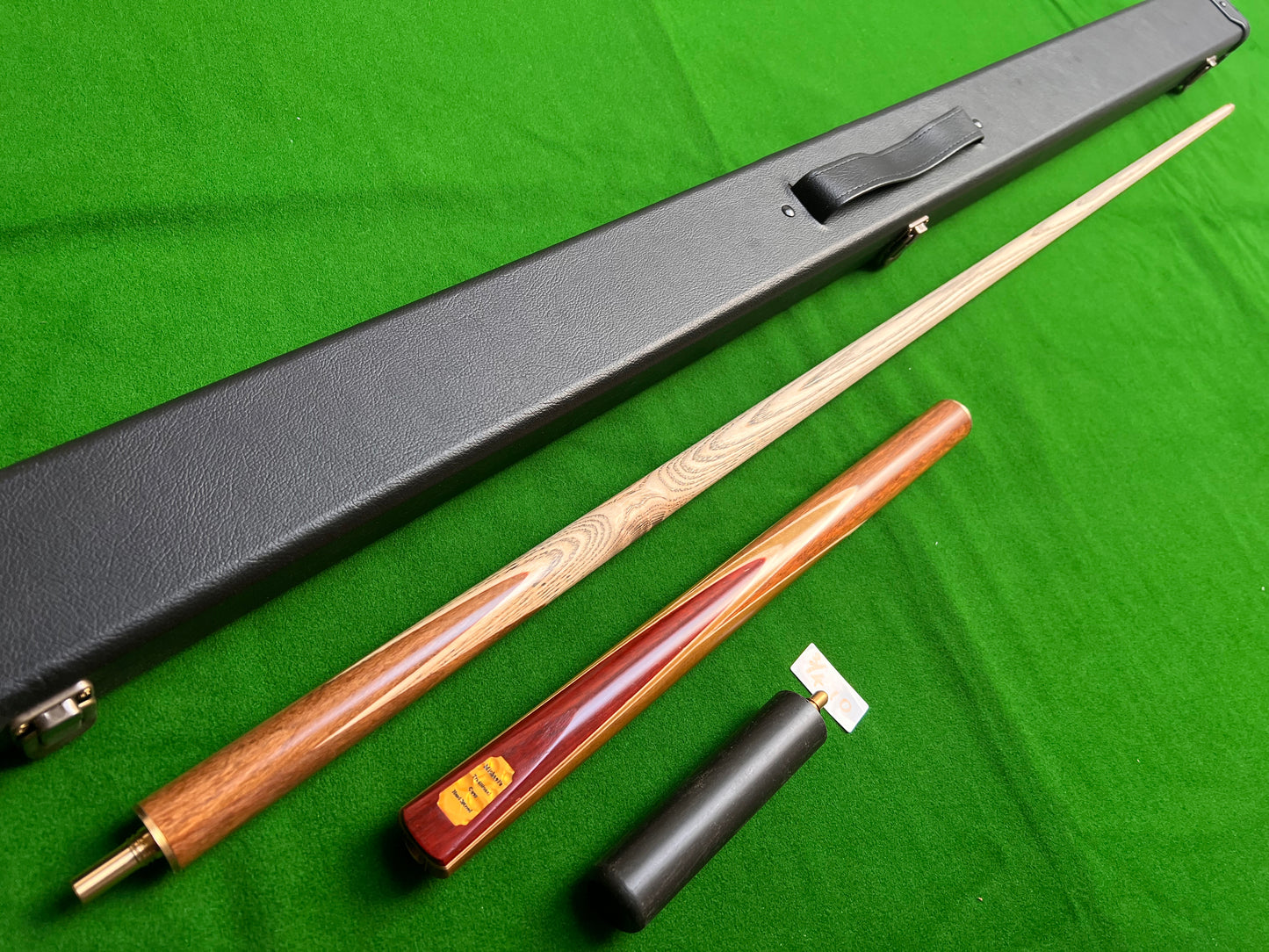 Pre Owned Michael's 3/4 Snooker Cue with Case