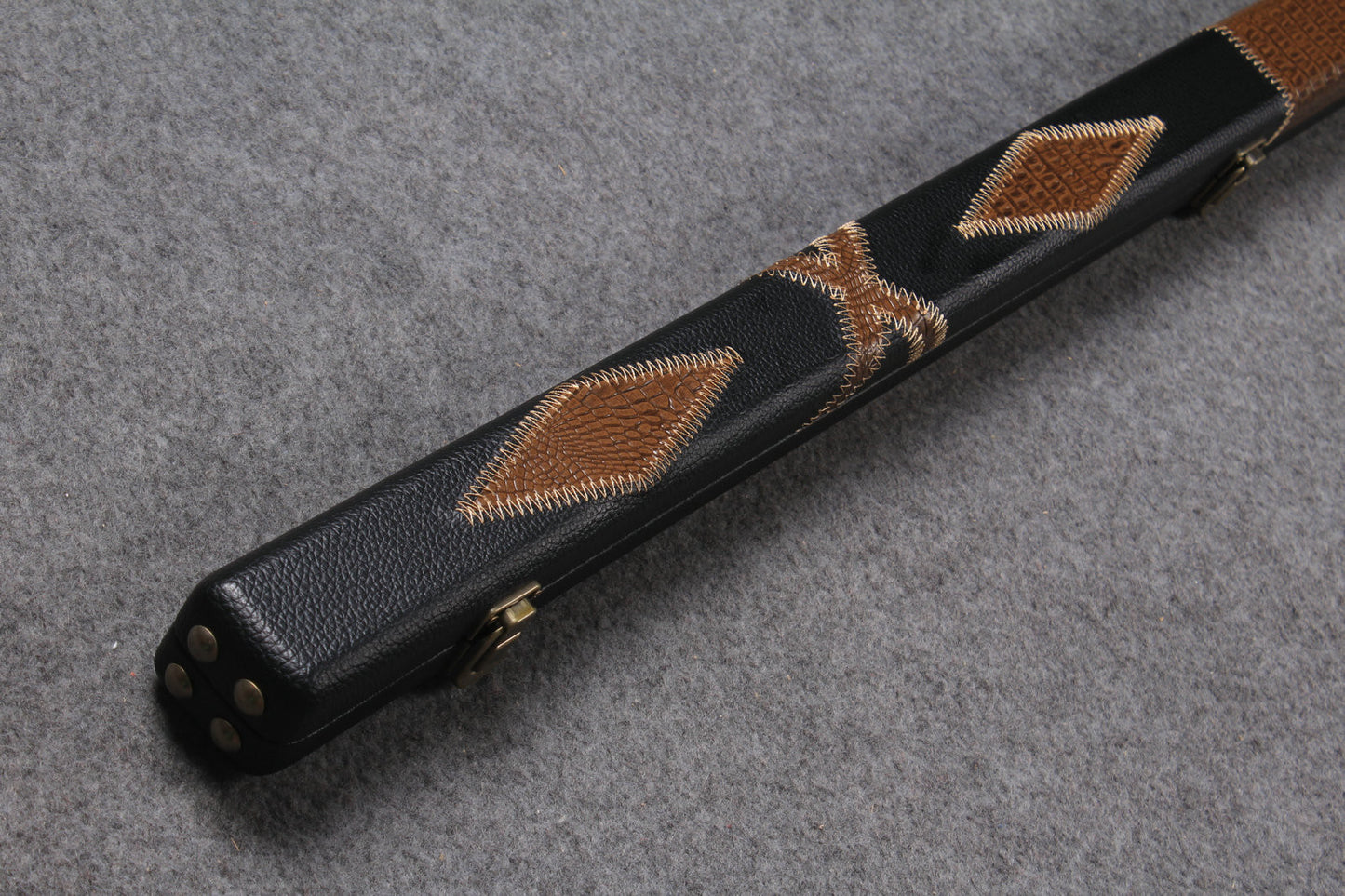 ONE PIECE SLIM SNOOKER CUE CASE STUD ENDS ML1C