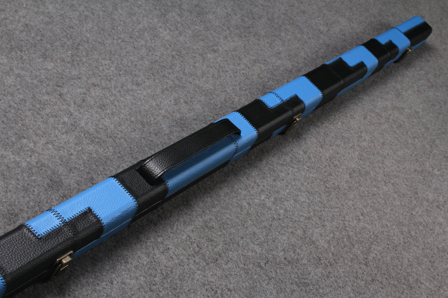 ONE PIECE SLIM BLUE/BLACK SNOOKER CUE CASE STUD ENDS ML1B