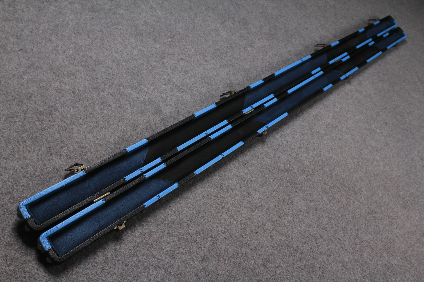 ONE PIECE SLIM BLUE/BLACK SNOOKER CUE CASE STUD ENDS ML1B
