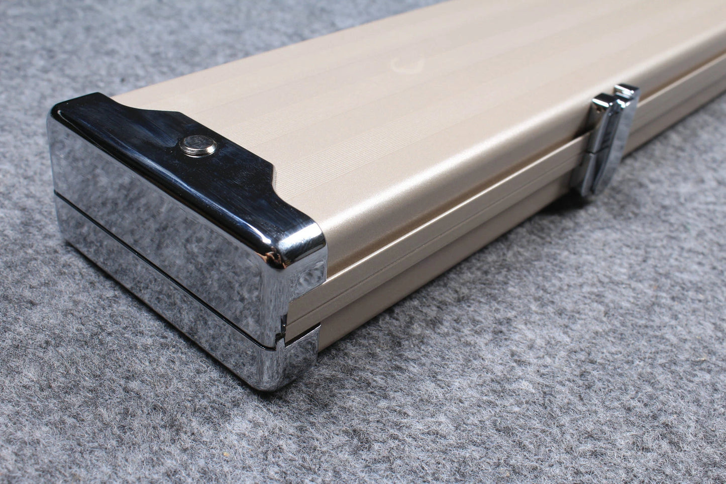 Wide 1 Piece Cue Case Pro Aluminium Snooker Cue Case With Metal Ends 60" three slots 1PC3-P