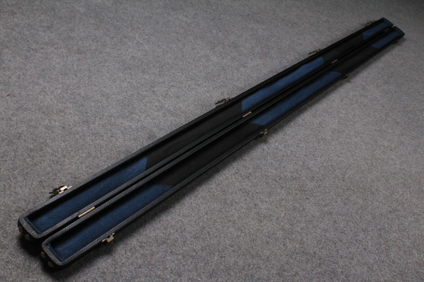 ONE PIECE SLIM SNOOKER CUE CASE STUD ENDS ML1E