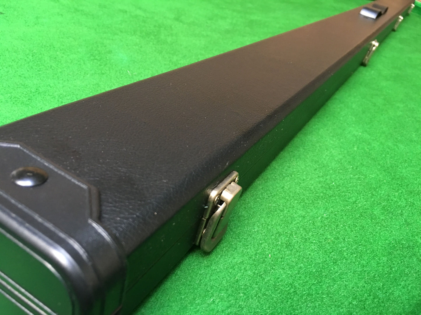 ONE PIECE PLAIN BLACK SNOOKER CUE CASE WITH 2 SLOTS G62560