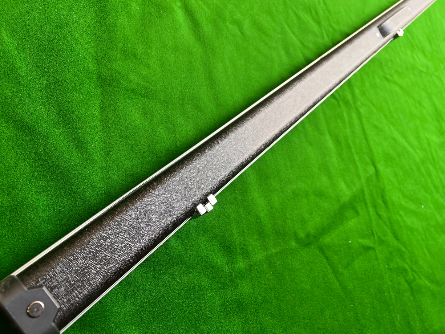 Slimline 1 Piece Cue Case Pro Aluminium Snooker Cue Case - Halo Style