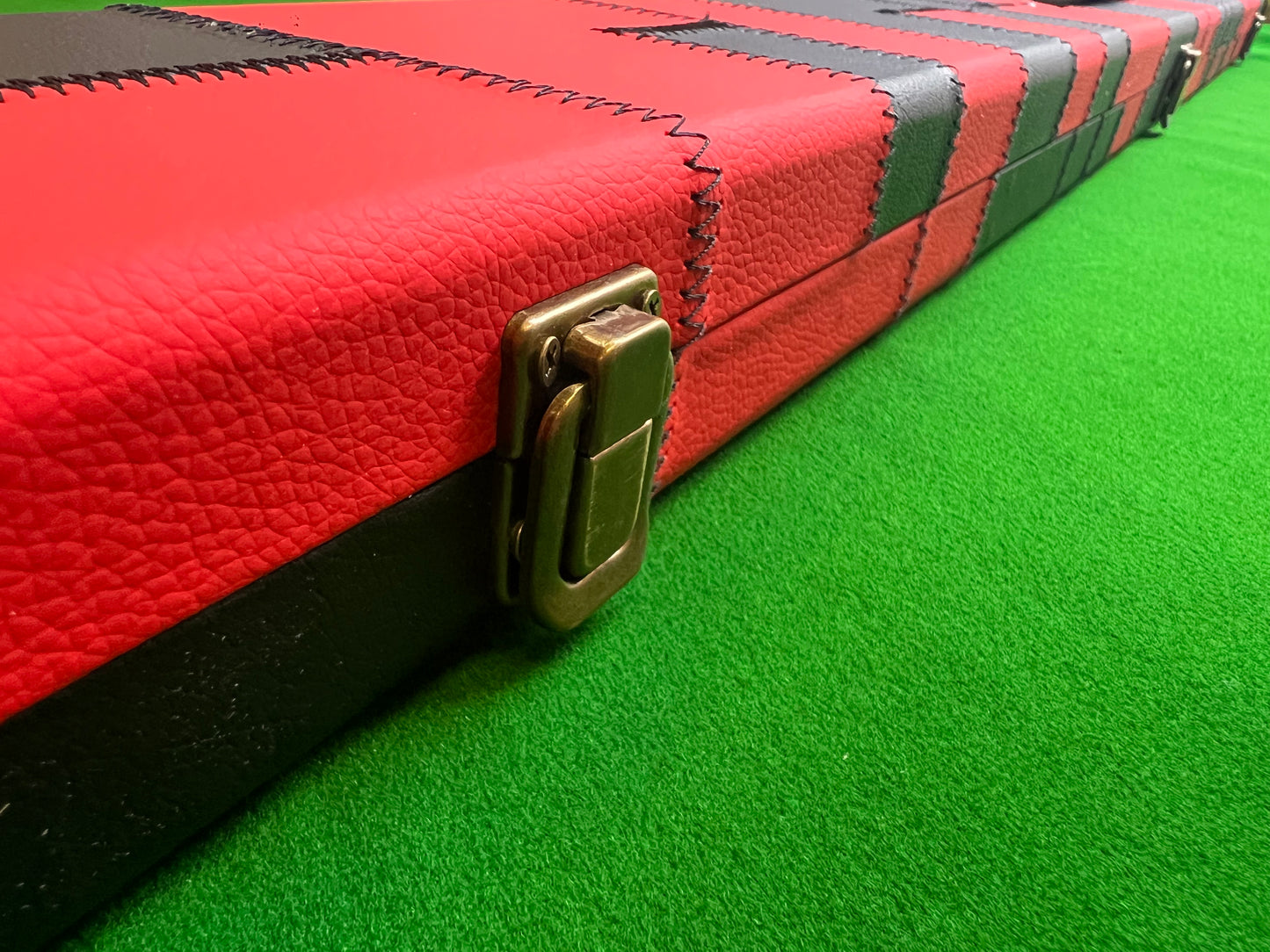 Deluxe 3/4 Wide PATCH Snooker Pool Cue Case with Plastic Ends 3 Slots M6015-1