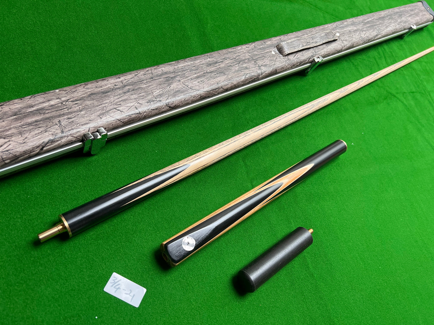 Pre Owned 3/4 Jointed Handmade English Pool cue set 8.5mm tip + Halo Style Case