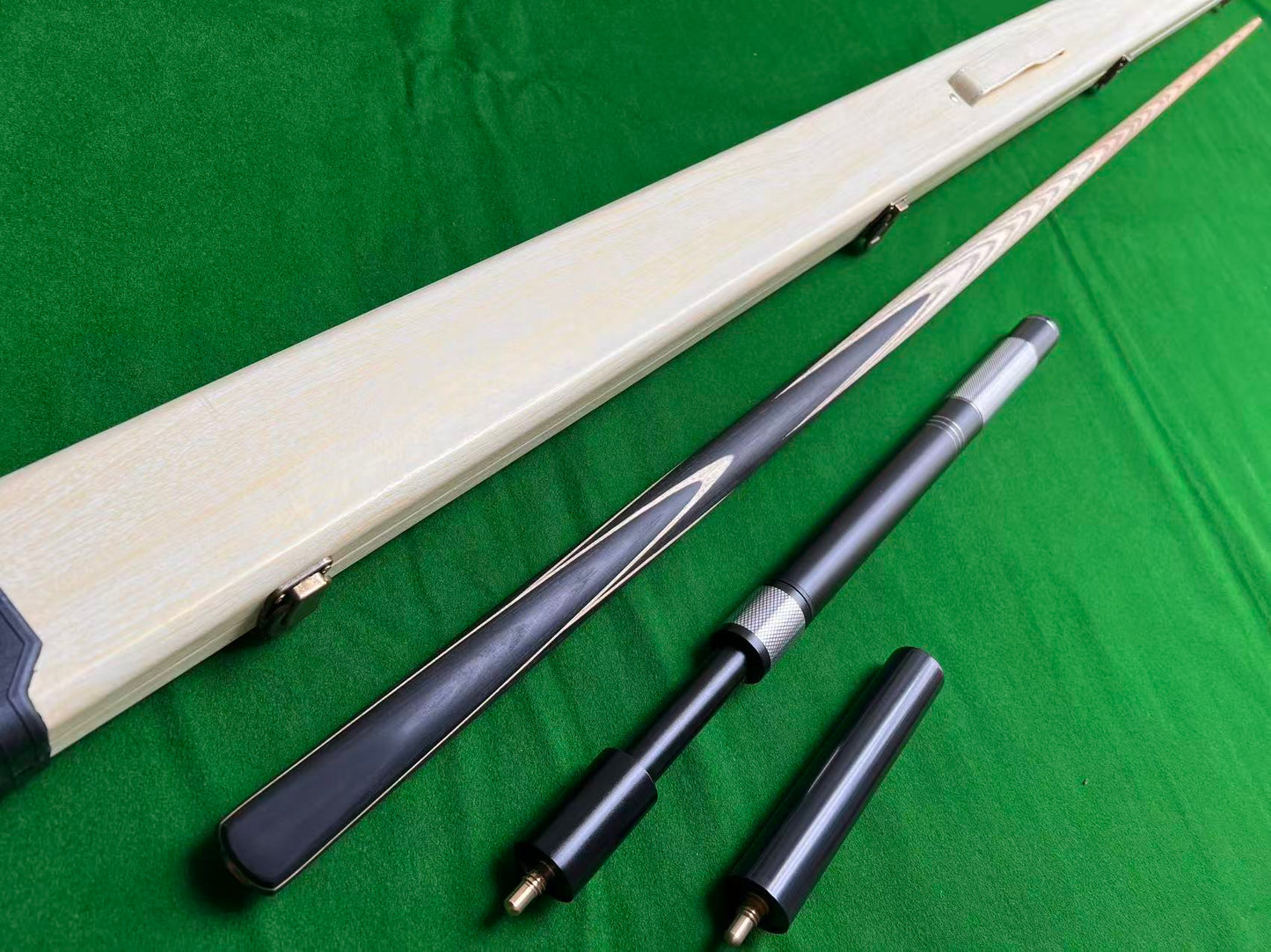 ONE PIECE ASH SHAFT HANDMADE SNOOKER CUE SET WITH CASE AND EXTENSIONS WDA