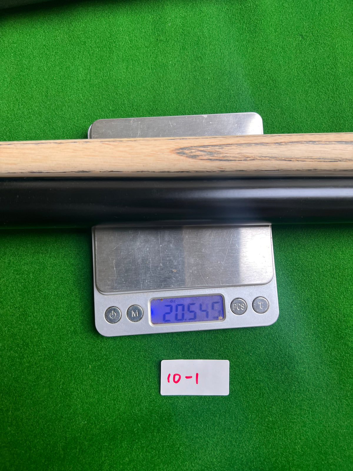 Pre Owned 3/4 Jointed Handmade Snooker cue set + Halo Style Case