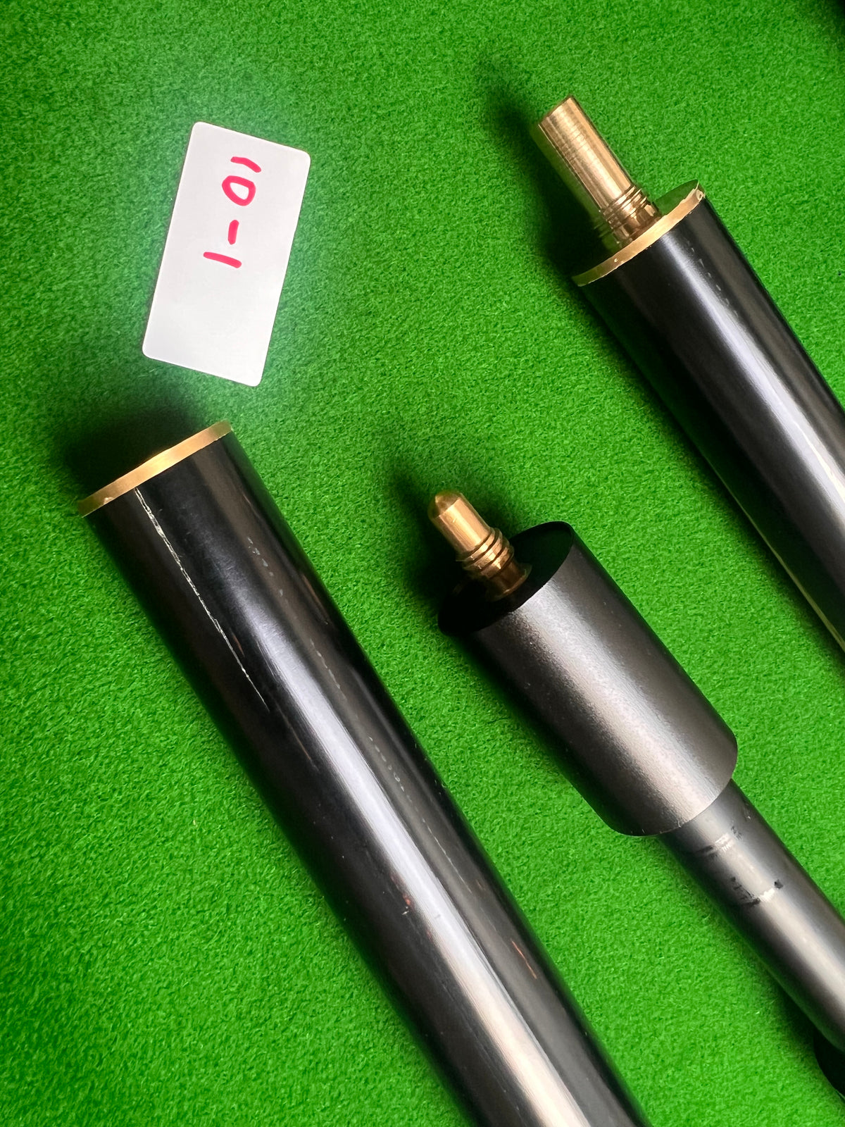 Pre Owned 3/4 Jointed Handmade Snooker cue set + Halo Style Case