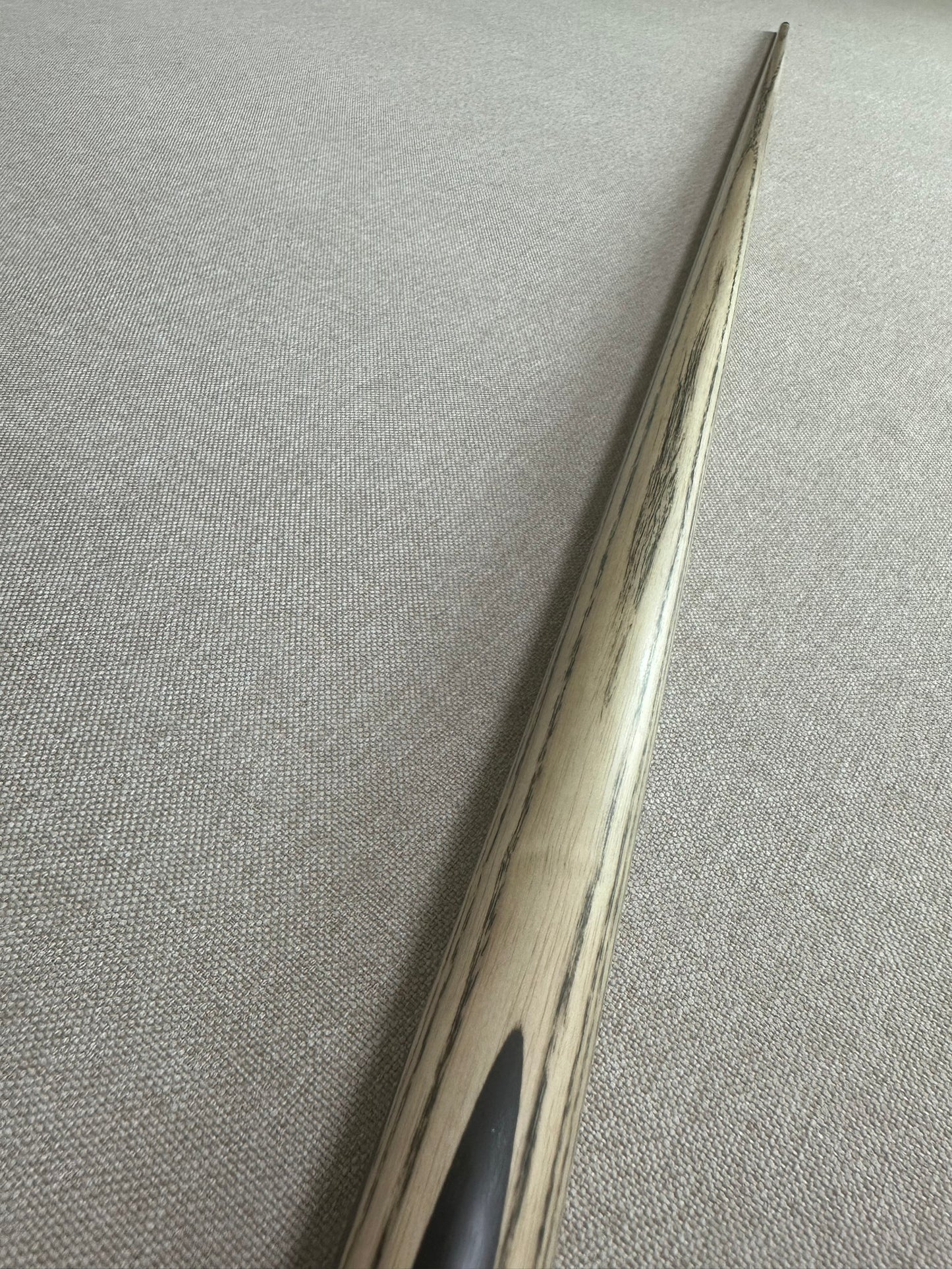 Handmade Pro One Piece Black Ebony Cue 9.4mm Tip