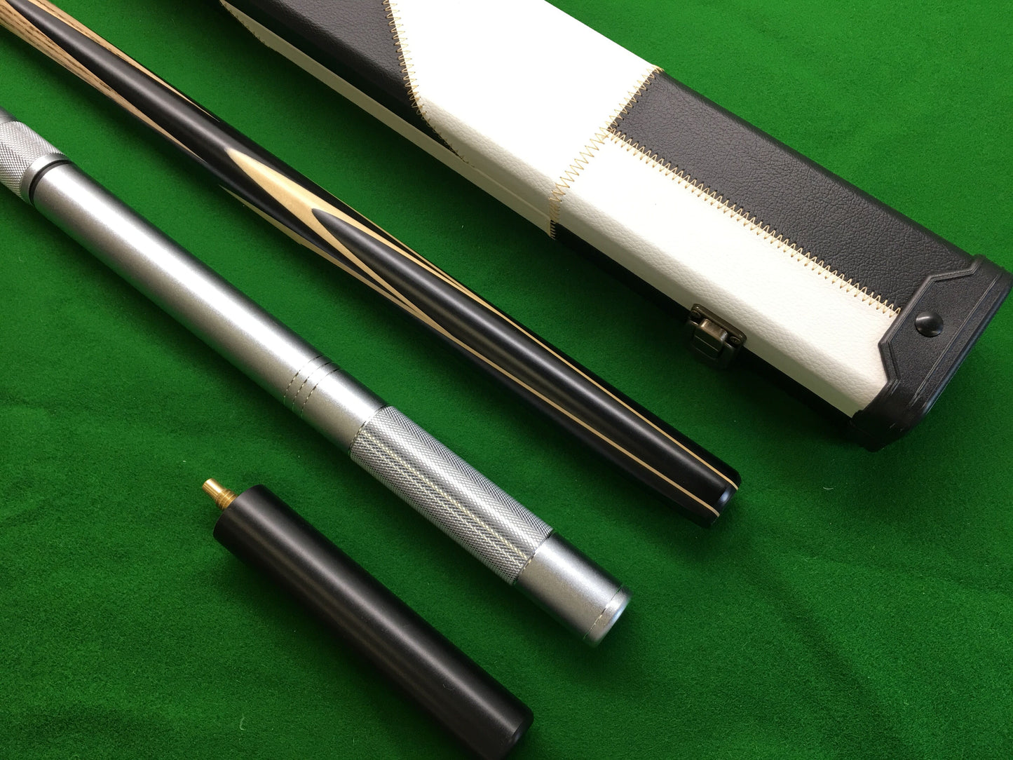 ONE PIECE ASH SHAFT HANDMADE SNOOKER CUE SET WITH CASE AND EXTENSIONS WDA
